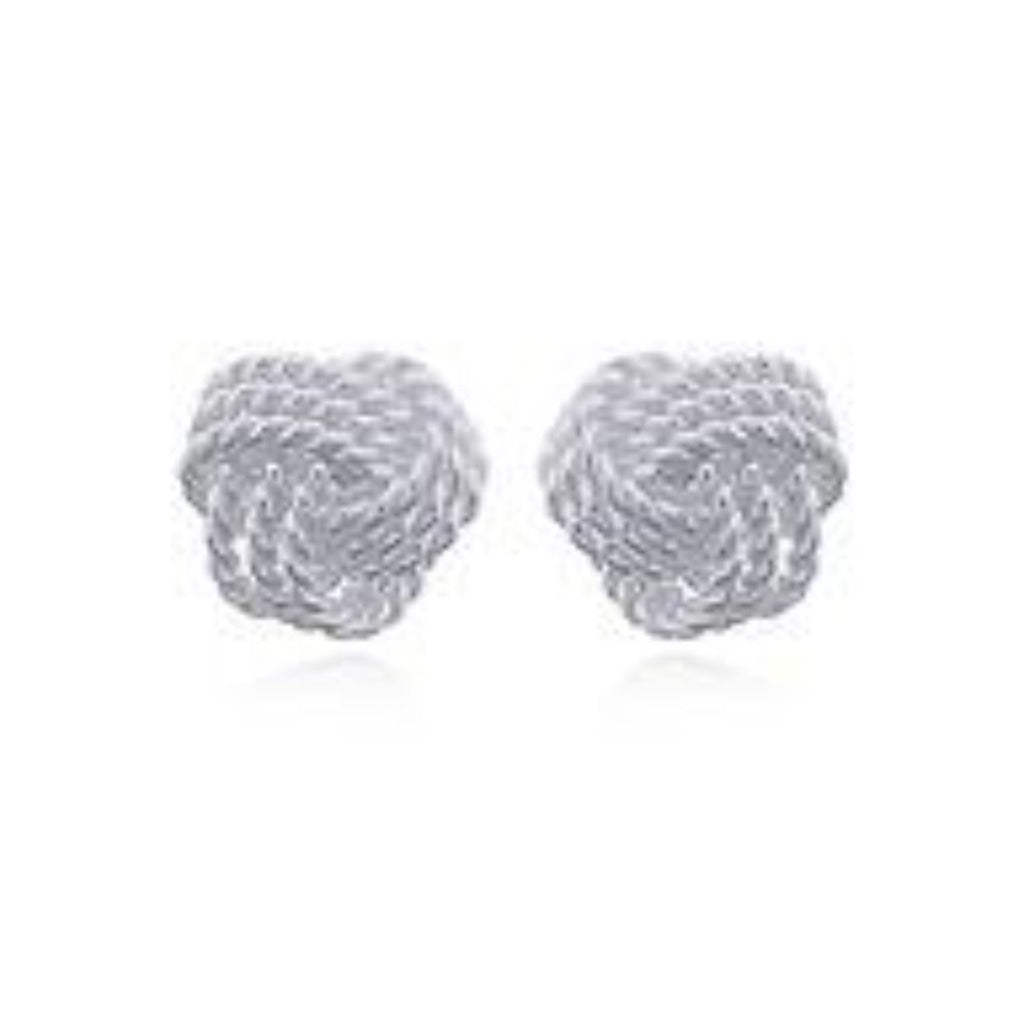 Knot stud earrings with a very high shine a stylish design.
